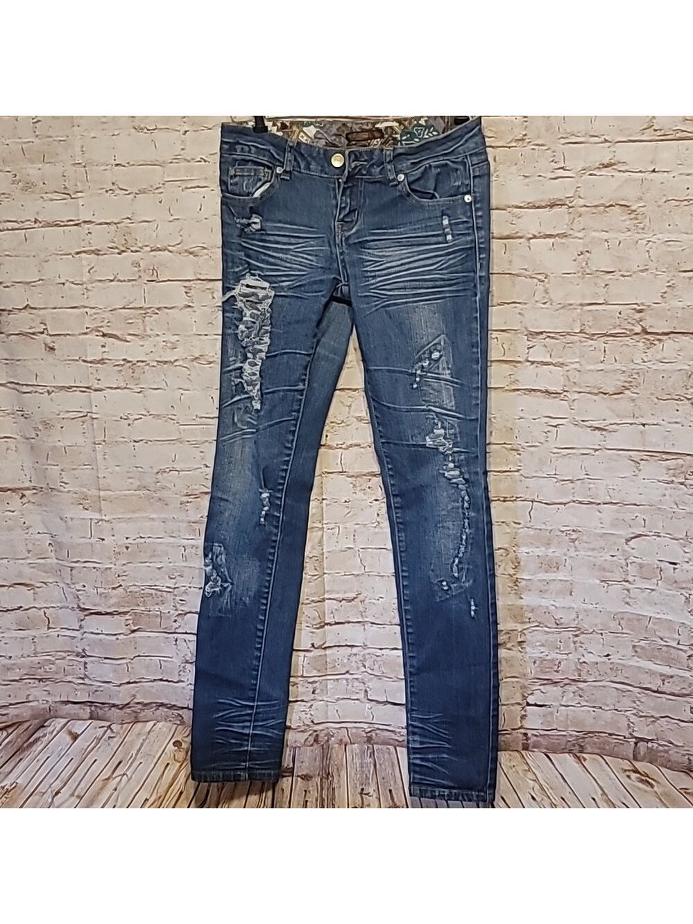 ZD distressed jeans size 7